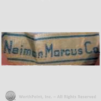 Clothing label : Neiman Marcus.