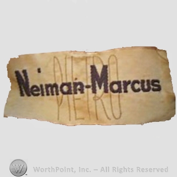 Clothing label : Neiman Marcus.