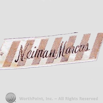 Clothing label : Neiman Marcus.