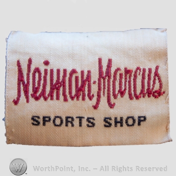Clothing label : Neiman Marcus.