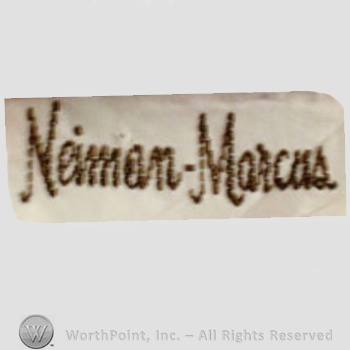 Clothing label : Neiman Marcus.