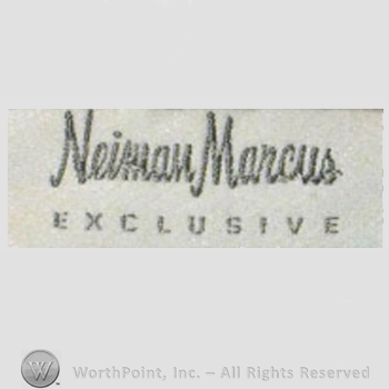 Clothing label : Neiman Marcus.