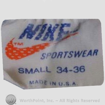 Clothing label : Nike.