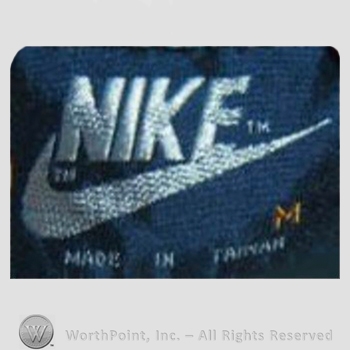 Clothing label : Nike.