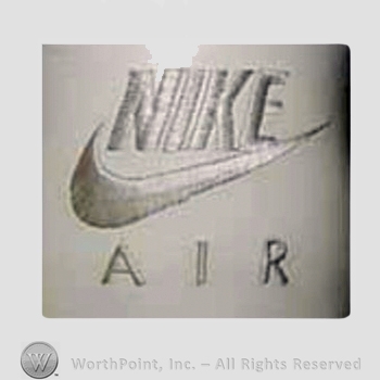 Clothing label : Nike.