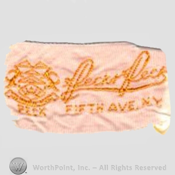 Clothing label : Peck & Peck.