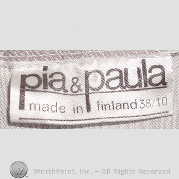 Clothing label : Pia & Paula.