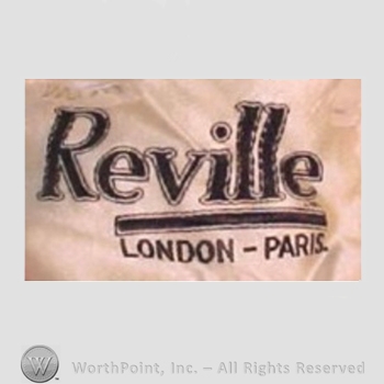 Clothing label : Reville.