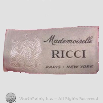 Clothing label : Nina Ricci.