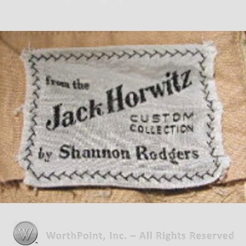 Clothing label : Shannon Rodgers.