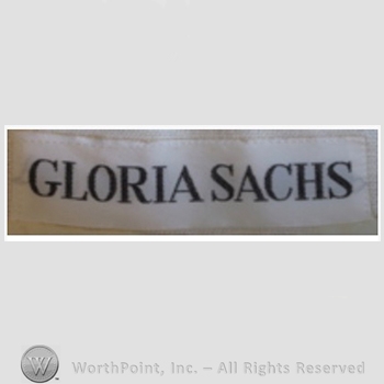 Clothing label : Gloria Sachs.