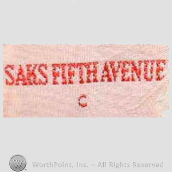 Clothing label : Saks Fifth Avenue.