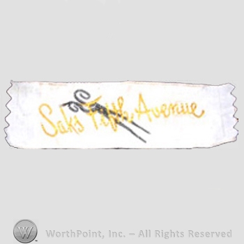Clothing label : Saks Fifth Avenue.