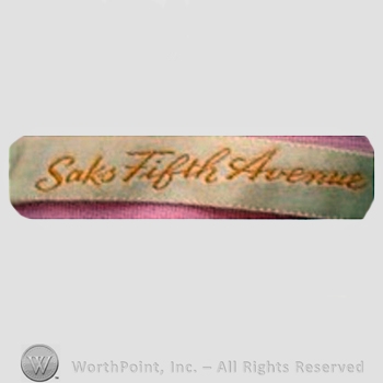 Clothing label : Saks Fifth Avenue.