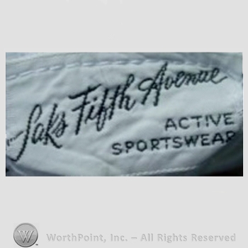 Clothing label : Saks Fifth Avenue.