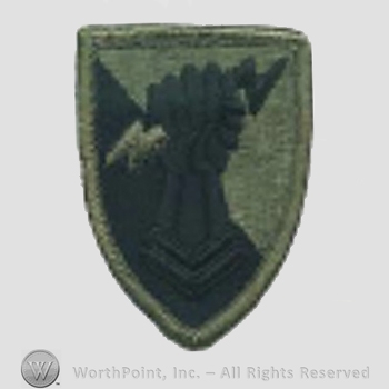US Army Shoulder Sleeve Insignia: 38th Air Defense Artillery Brigade.