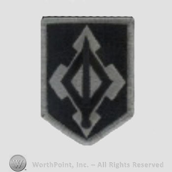 US Army Shoulder Sleeve Insignia: Maneuver Center of Excellence, Ft Leonard Wood.