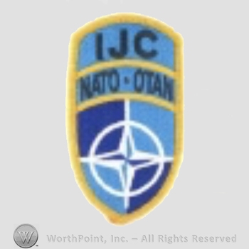 US Army Shoulder Sleeve Insignia: US Headquarters, International Security Assistance Force, Joint Command.