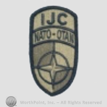 US Army Shoulder Sleeve Insignia: US Headquarters, International Security Assistance Force, Joint Command.