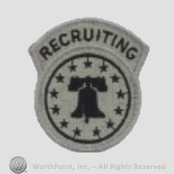 US Army Shoulder Sleeve Insignia: Recruiting Command.