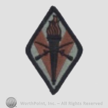 US Army Shoulder Sleeve Insignia: US Army Training Center, Fort Jackson.
