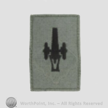 US Army Shoulder Sleeve Insignia: 135th Field Artillery Brigade.