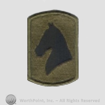 US Army Shoulder Sleeve Insignia: 138th Field Artillery Brigade.
