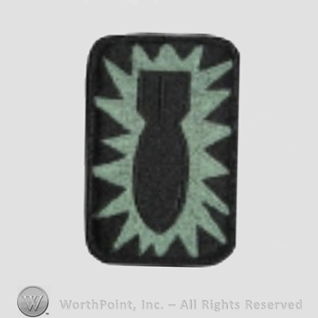 US Army Shoulder Sleeve Insignia: 52nd Ordnance Group.