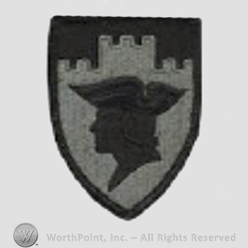 US Army Shoulder Sleeve Insignia: 7th Army Reserve Command.