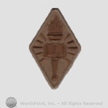 US Army Shoulder Sleeve Insignia: Chaplain Center and School.