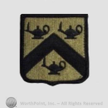US Army Shoulder Sleeve Insignia: Command and General Staff College and Combined Arms Center and Fort Leavenworth.