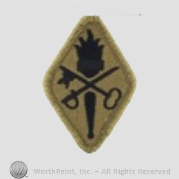 US Army Shoulder Sleeve Insignia: Quartermaster Center and School.