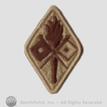 US Army Shoulder Sleeve Insignia: Signal Center and Fort Gordon and School.