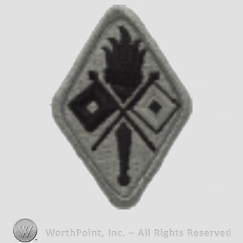 US Army Shoulder Sleeve Insignia: Signal Center and Fort Gordon and School.