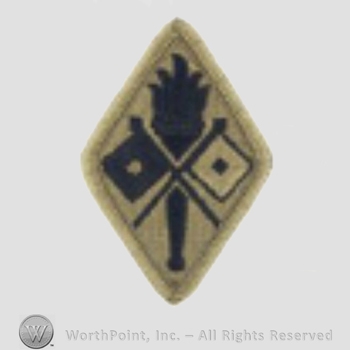 US Army Shoulder Sleeve Insignia: Signal Center and Fort Gordon and School.