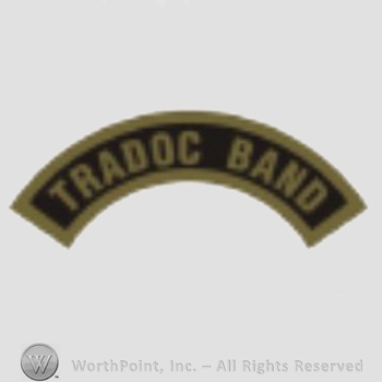 US Army Shoulder Sleeve Insignia: Training and Doctrine Command Band Tab.