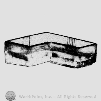 Glass pattern: Buttress; center piece.