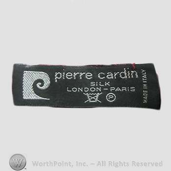 Clothing label : Pierre Cardin.