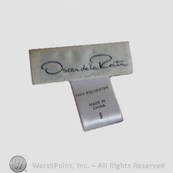 Clothing label : Oscar de la Renta.