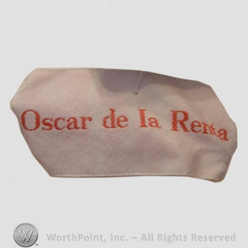 Clothing label : Oscar de la Renta.