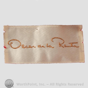 Clothing label : Oscar de la Renta.