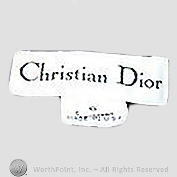 Clothing label : Christian Dior.