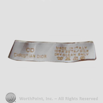 Clothing label : Christian Dior.