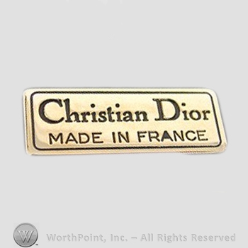 Clothing label : Christian Dior.