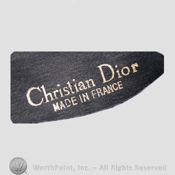 Clothing label : Christian Dior.