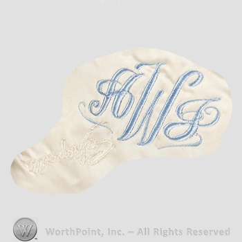Clothing label : Elsa Schiaparelli.