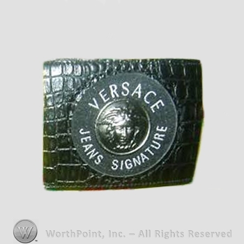 Clothing label : Versace.