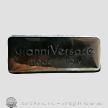 Clothing label : Versace.