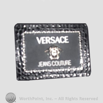 Clothing label : Versace.