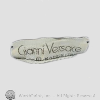 Clothing label : Versace.